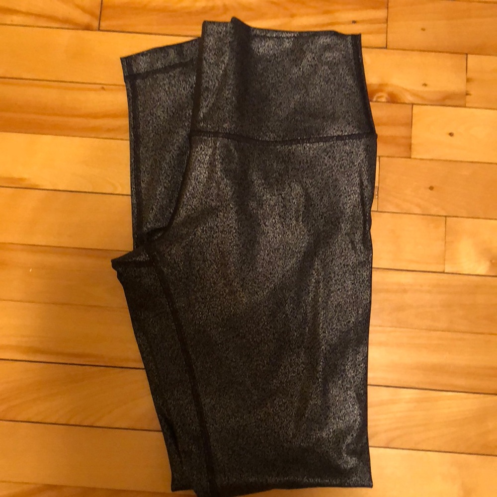 Lululemon Silver Foil Wunder Unders 8